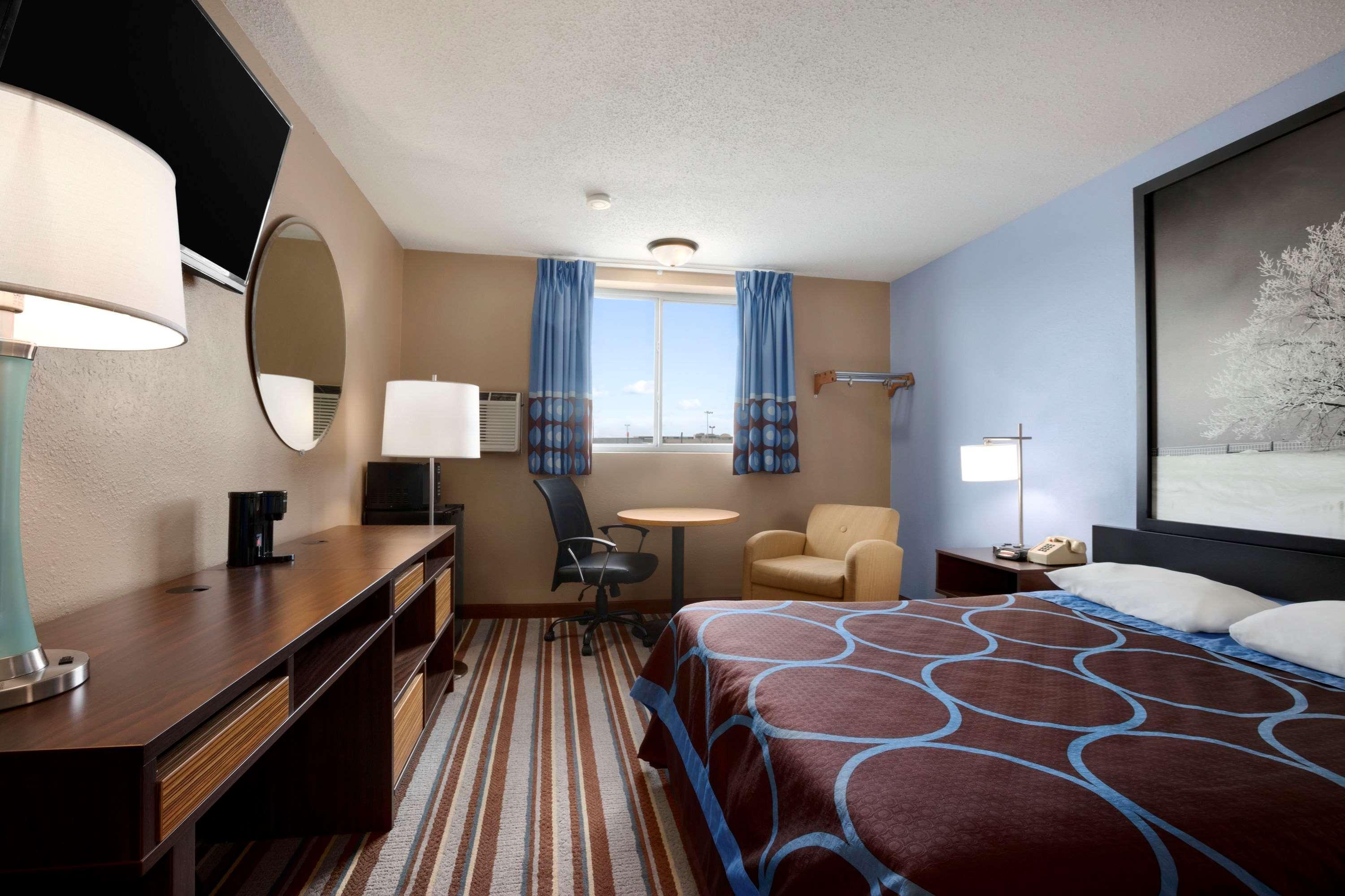 Super 8 By Wyndham Council Bluffs Ia Omaha Ne Area Motel Екстериор снимка