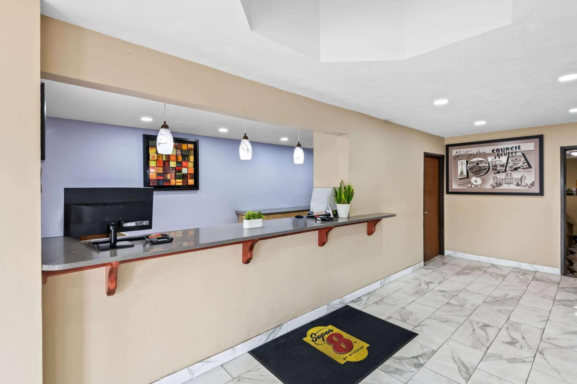 Super 8 By Wyndham Council Bluffs Ia Omaha Ne Area Motel Екстериор снимка