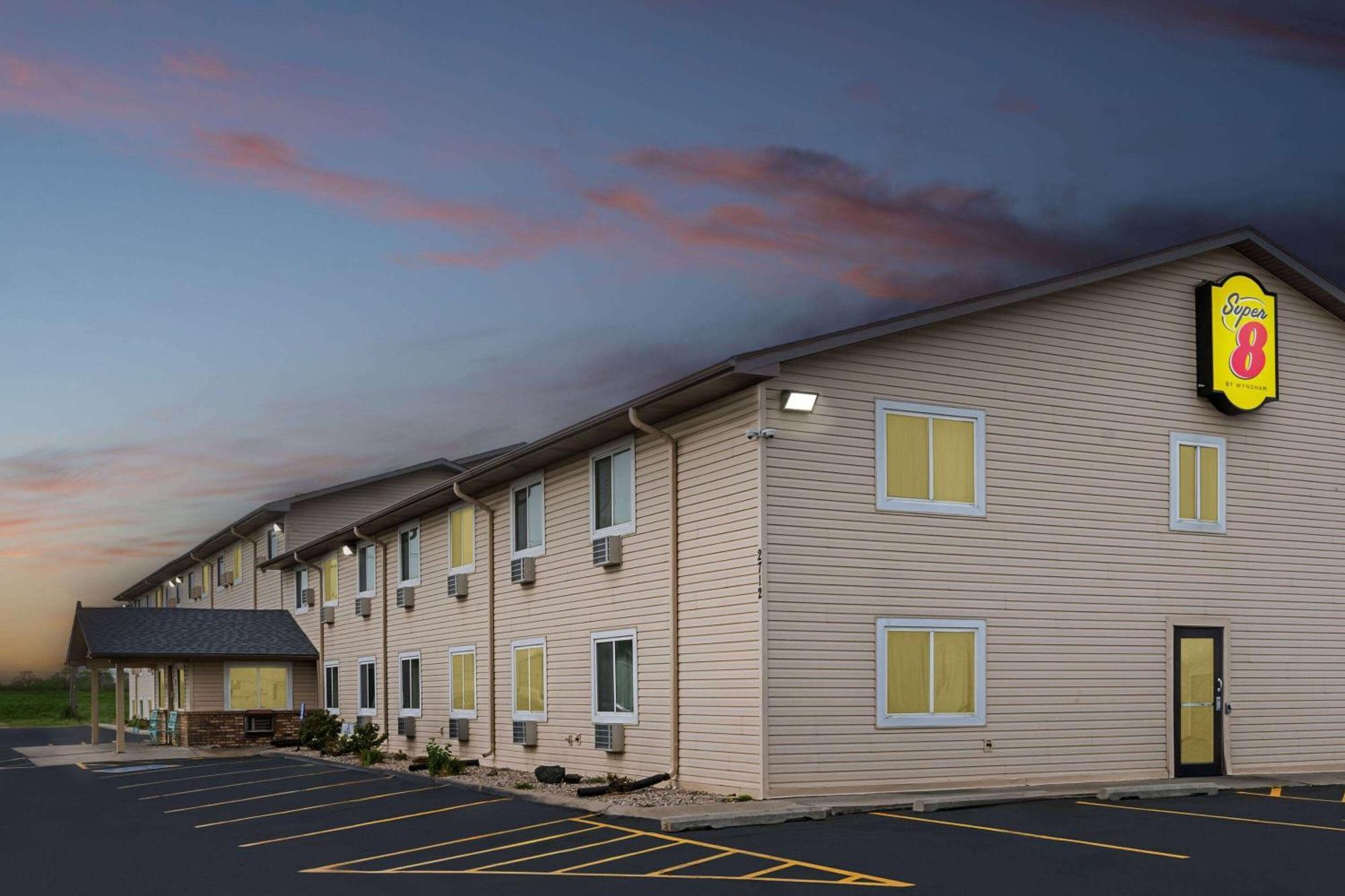 Super 8 By Wyndham Council Bluffs Ia Omaha Ne Area Motel Екстериор снимка