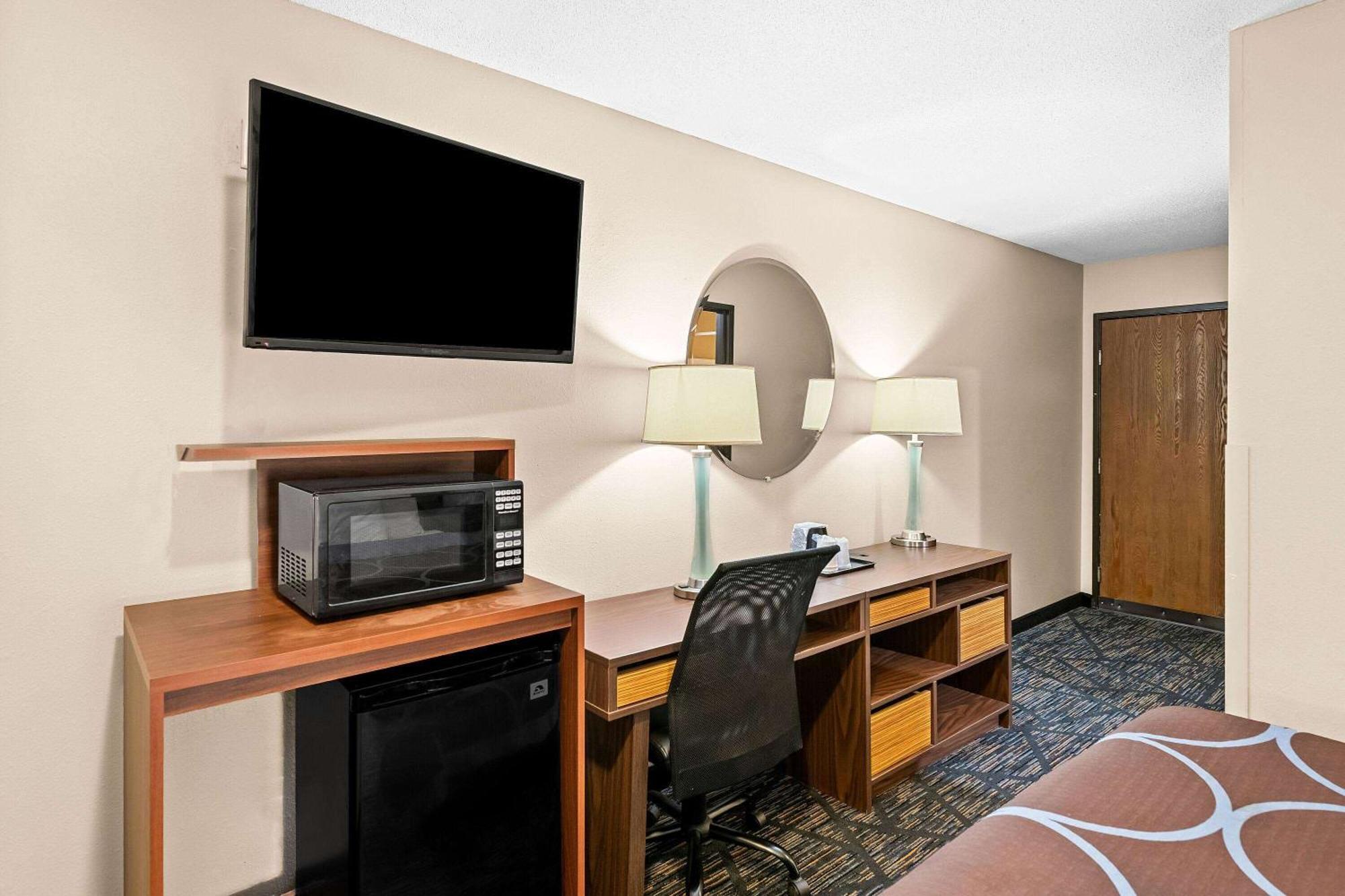 Super 8 By Wyndham Council Bluffs Ia Omaha Ne Area Motel Екстериор снимка