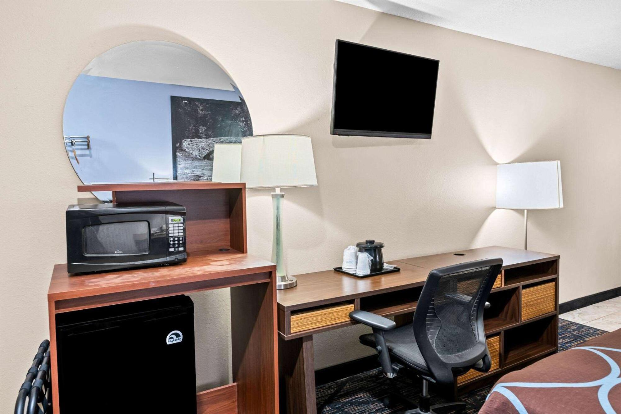 Super 8 By Wyndham Council Bluffs Ia Omaha Ne Area Motel Екстериор снимка