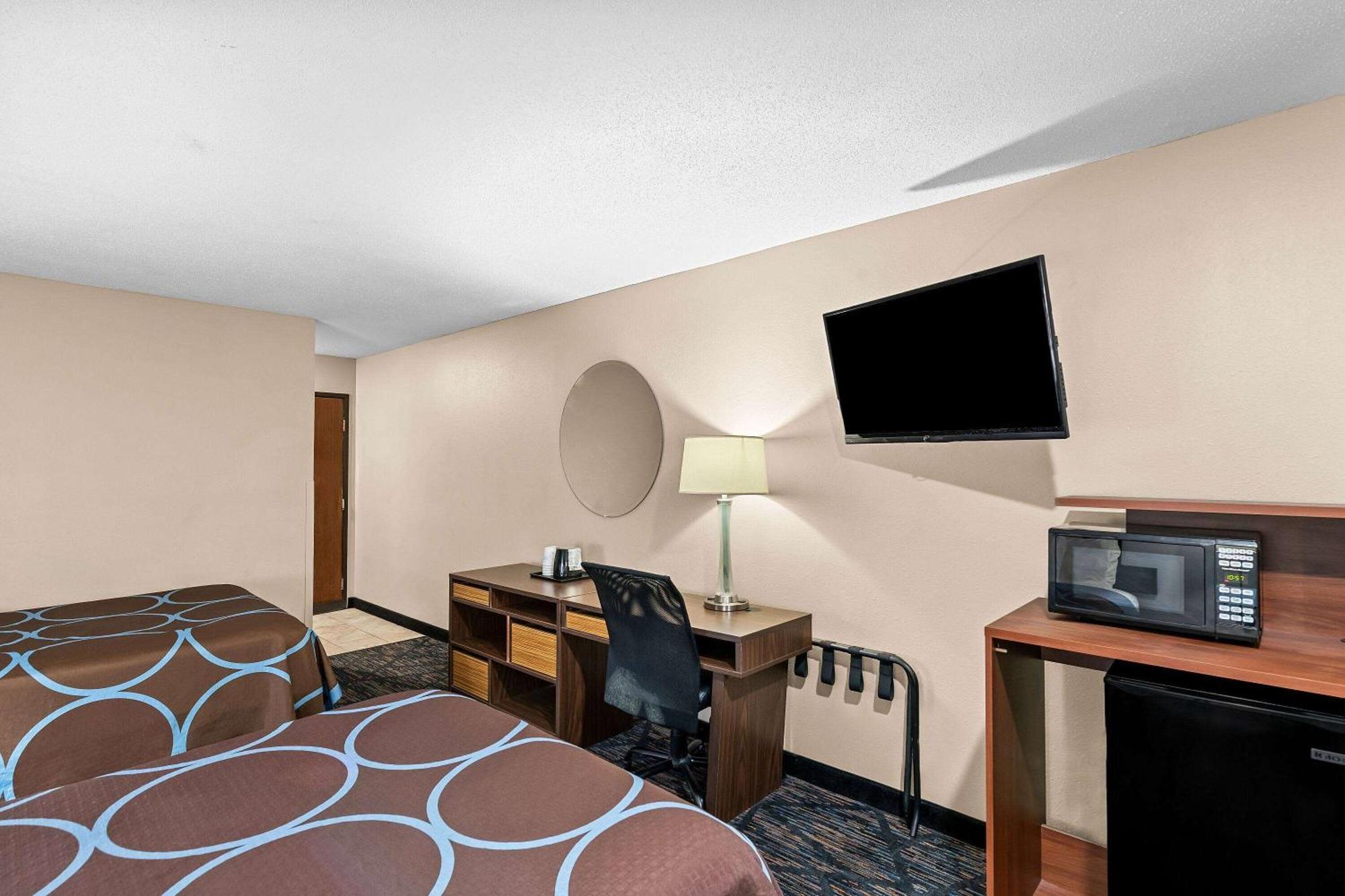 Super 8 By Wyndham Council Bluffs Ia Omaha Ne Area Motel Екстериор снимка