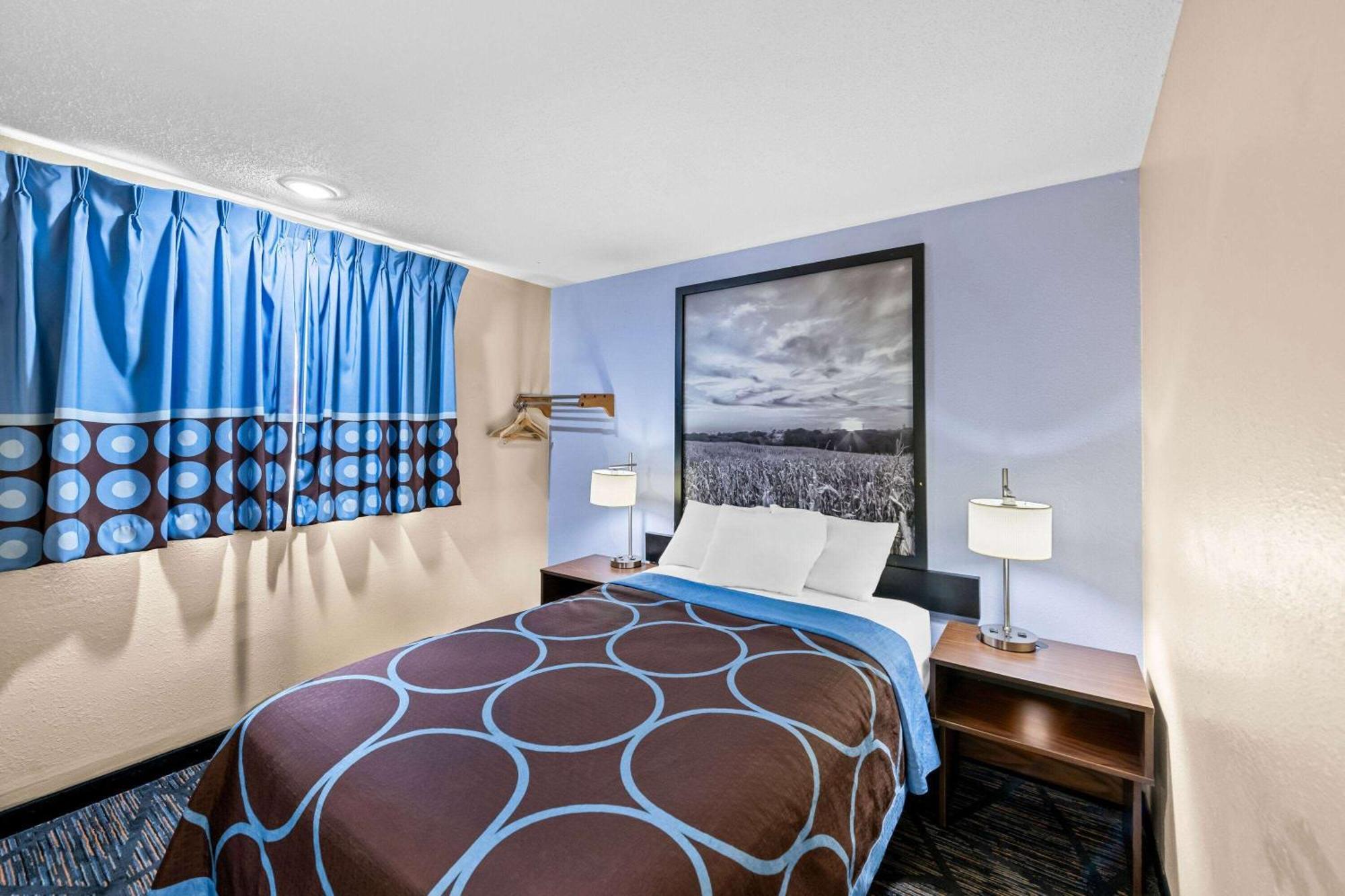 Super 8 By Wyndham Council Bluffs Ia Omaha Ne Area Motel Екстериор снимка