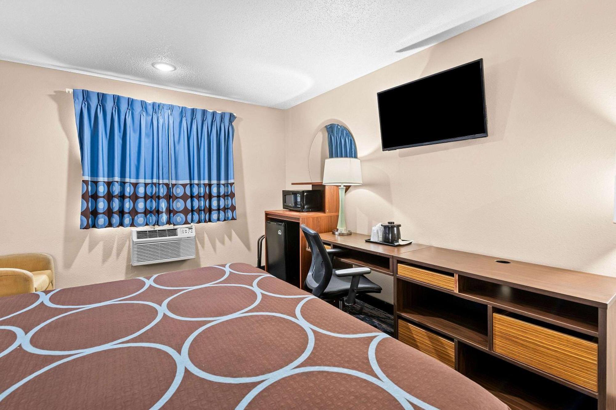 Super 8 By Wyndham Council Bluffs Ia Omaha Ne Area Motel Екстериор снимка