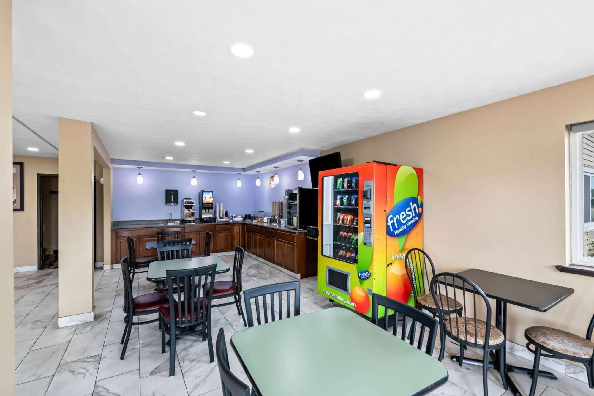 Super 8 By Wyndham Council Bluffs Ia Omaha Ne Area Motel Екстериор снимка