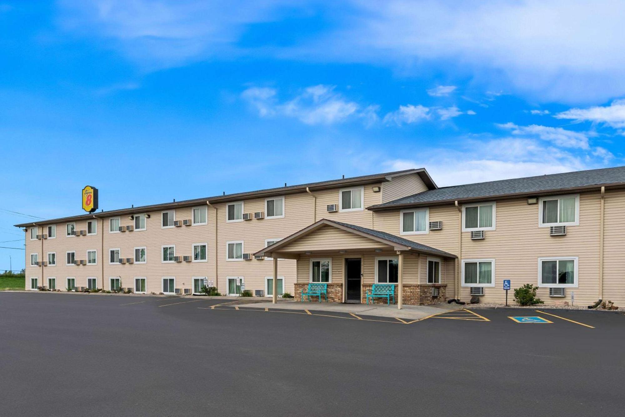 Super 8 By Wyndham Council Bluffs Ia Omaha Ne Area Motel Екстериор снимка